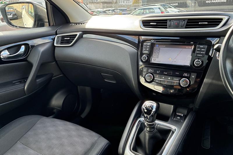 Used Nissan Qashqai 2017 for sale - 77703175: Photo 14