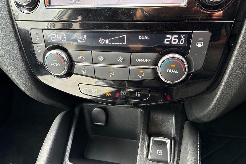 Used Nissan Qashqai 2017 for sale - 77703175: Photo 15