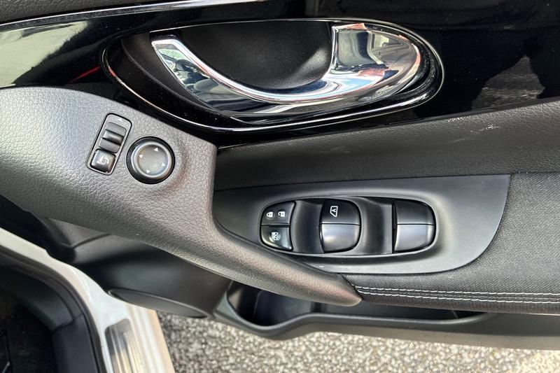 Used Nissan Qashqai 2017 for sale - 77703175: Photo 16