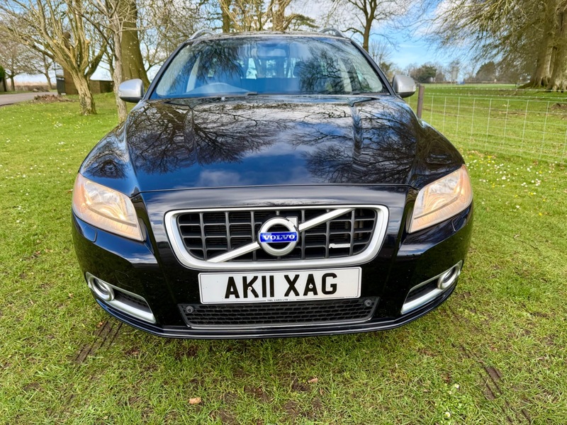 Used Volvo V70 2011 for sale - 77720749: Photo 2