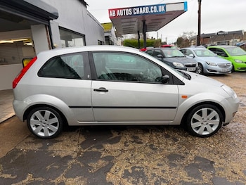 Used Ford Fiesta 2004 for sale - 77521760: Photo