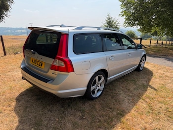 Used Volvo V70 2010 for sale - 79301413: Photo