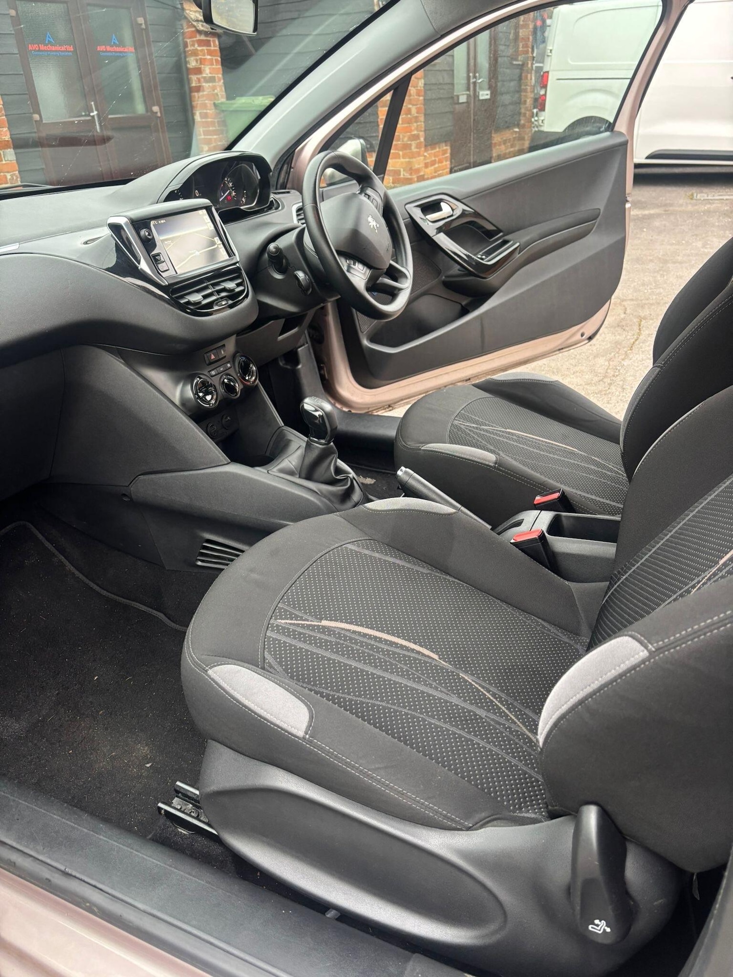 Used Peugeot 208 2012 for sale - 78034702: Photo 18