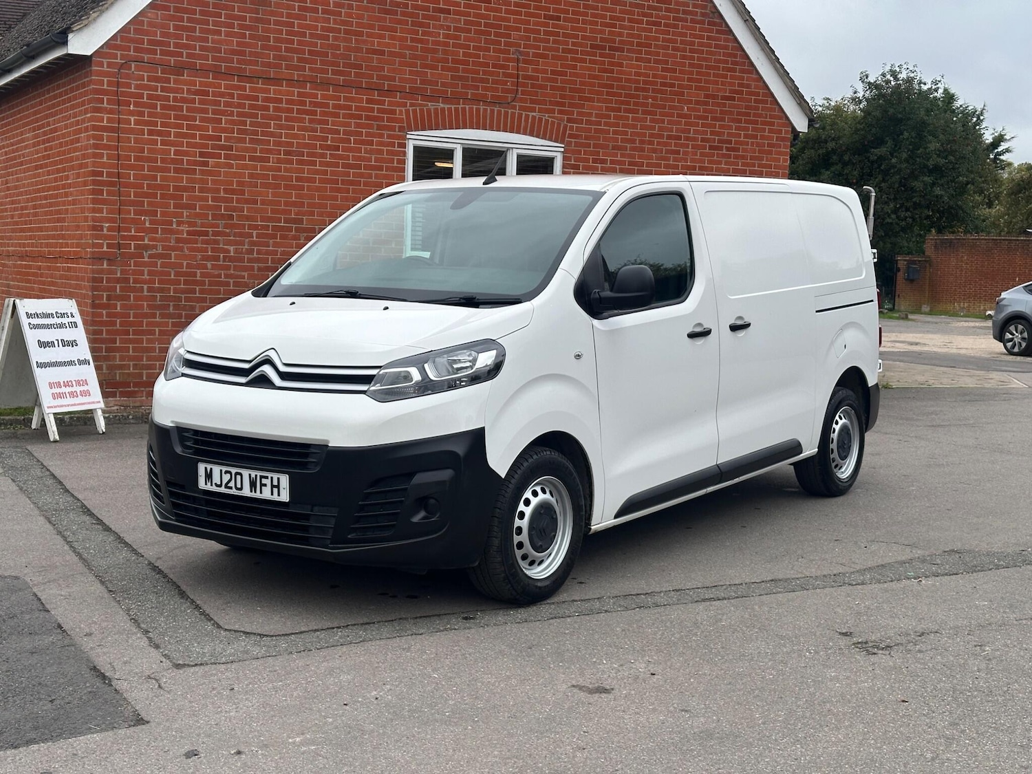 Used Citroen Dispatch 2020 for sale - 76647428: Photo 16