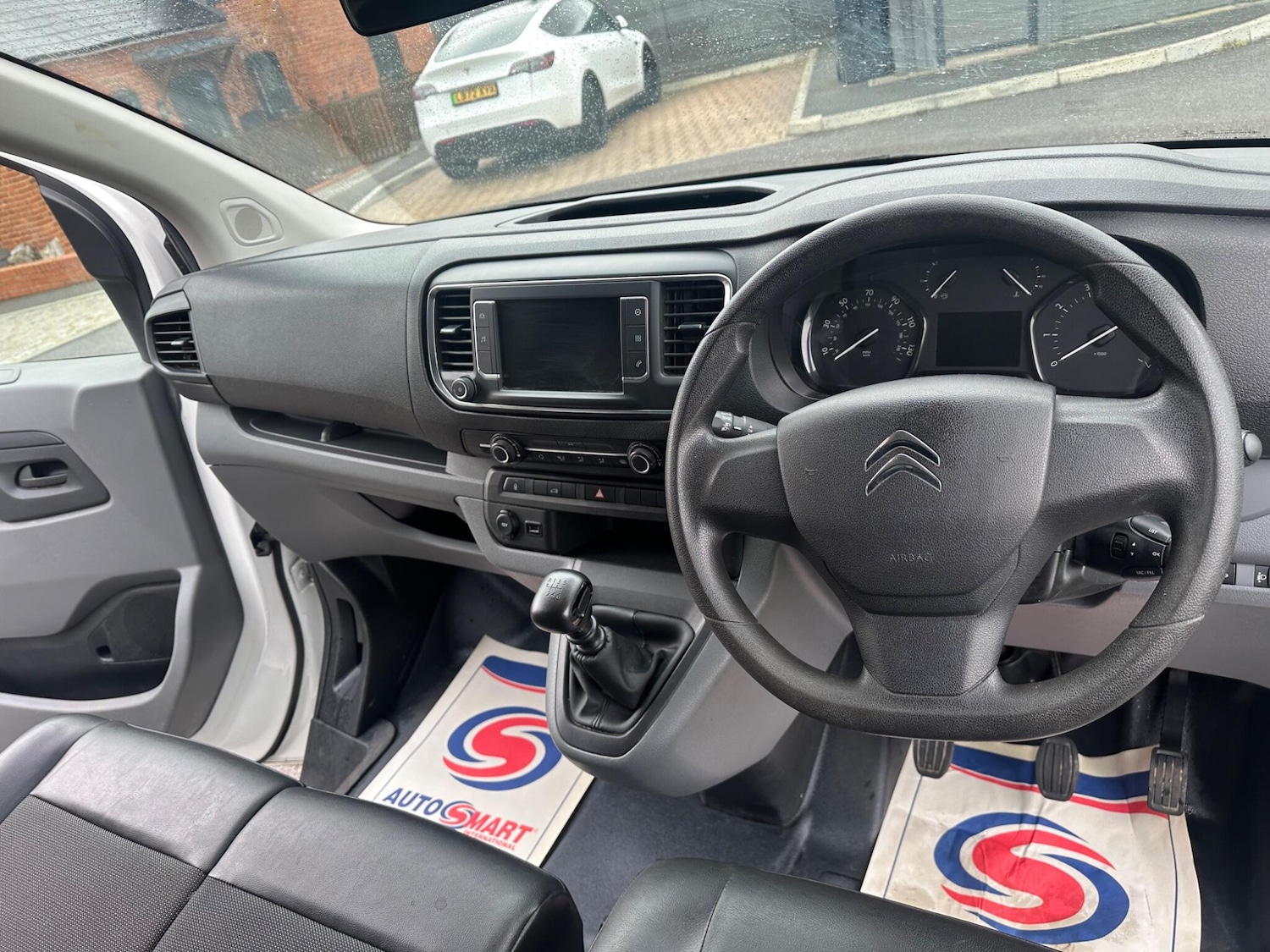 Used Citroen Dispatch 2020 for sale - 76647428: Photo 32