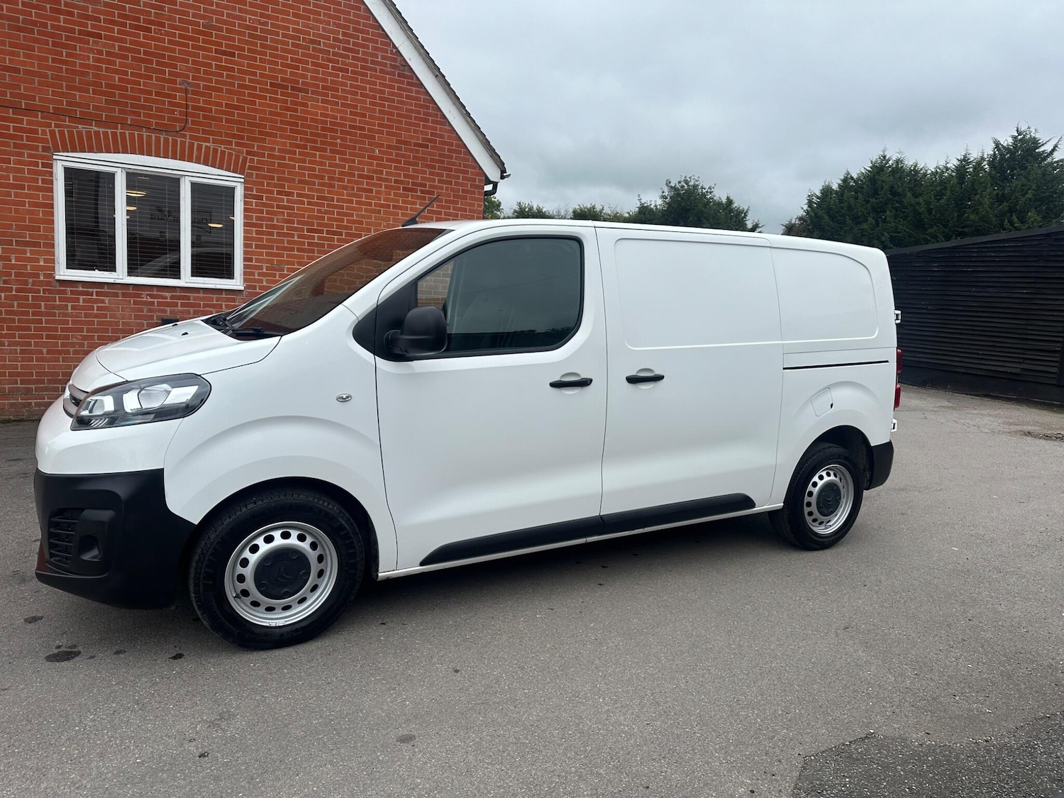 Used Citroen Dispatch 2020 for sale - 76647428: Photo 4