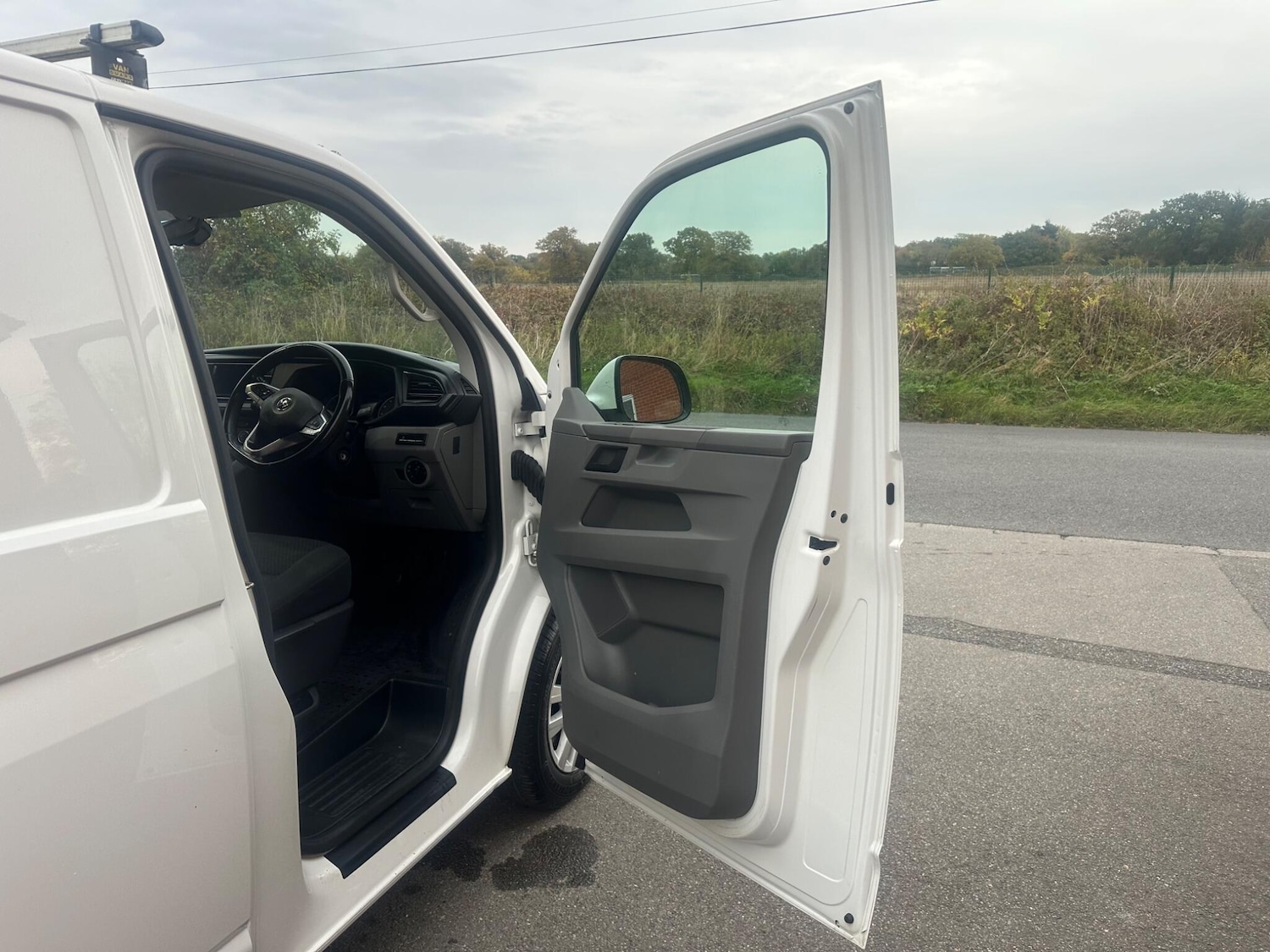 Used Volkswagen Transporter 2020 for sale - 76647438: Photo 58