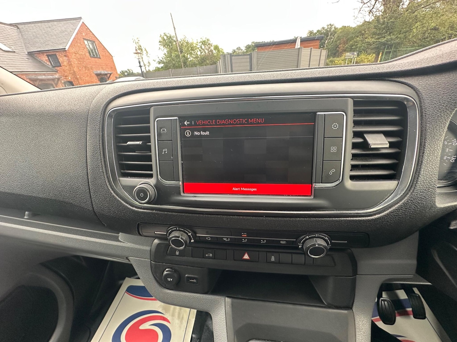 Used Citroen Dispatch 2018 for sale - 76647430: Photo 40