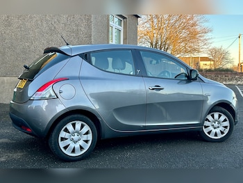 Used Chrysler Ypsilon 2014 for sale - 76696577: Photo