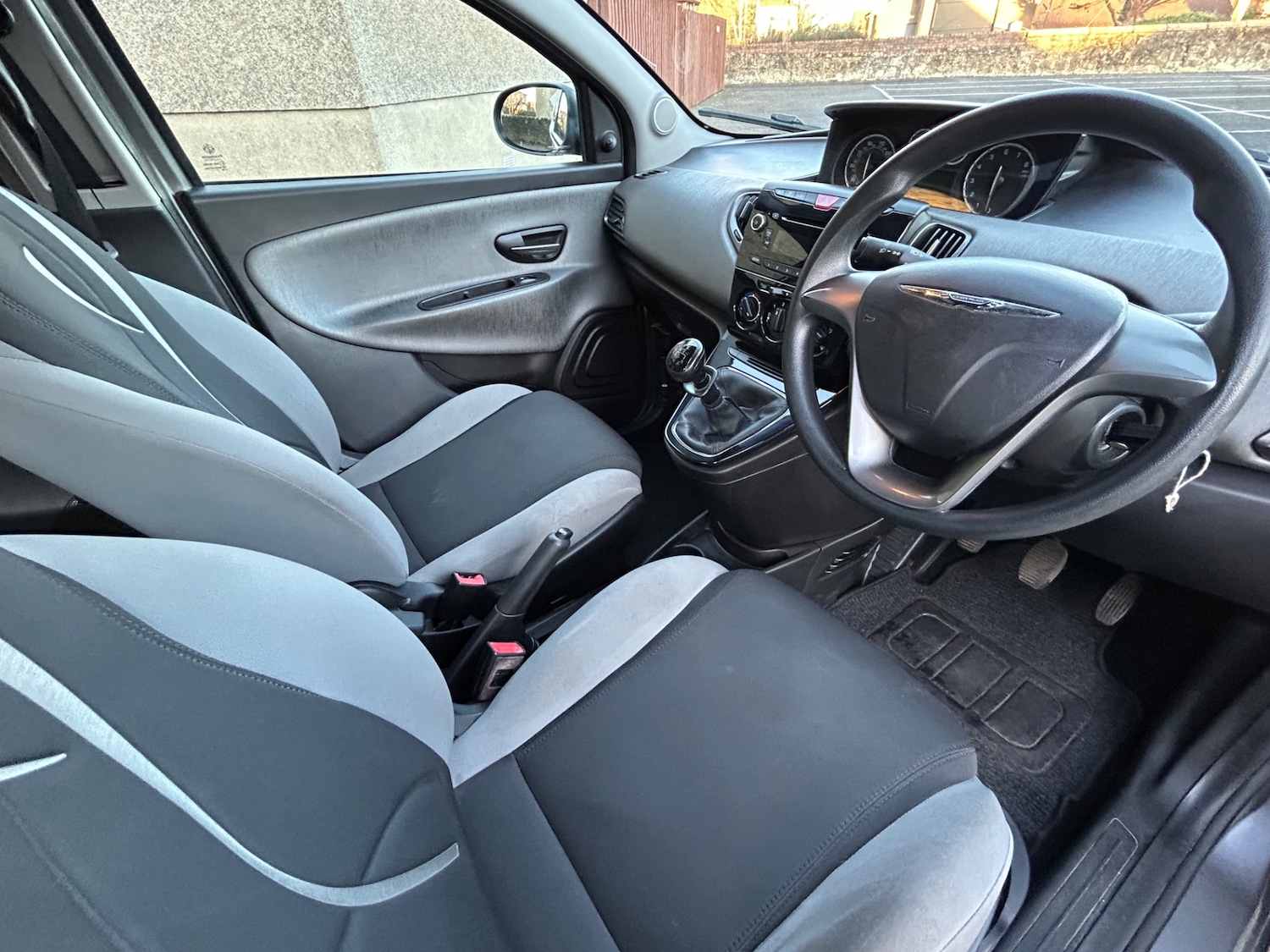 Used Chrysler Ypsilon 2014 for sale - 76696577: Photo 8