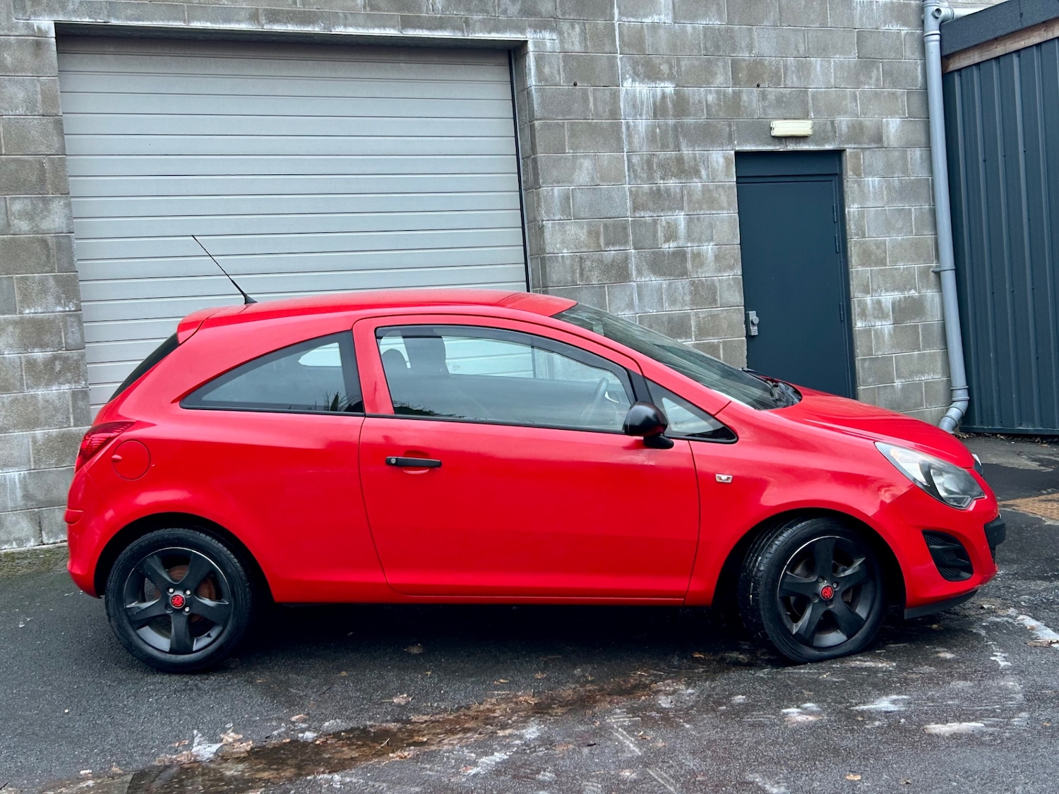 Used Vauxhall Corsa 2013 for sale - 76652931: Photo 2