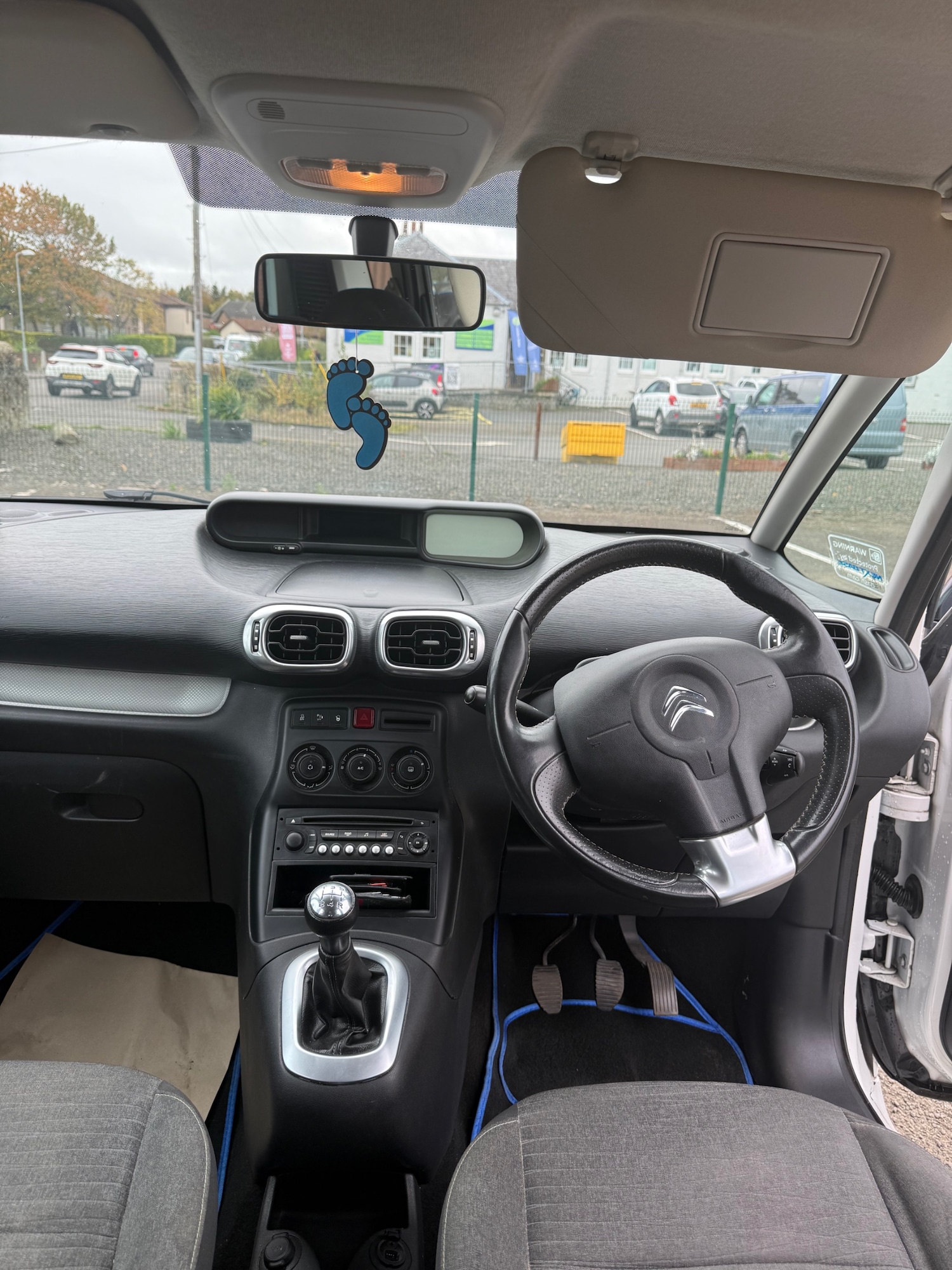 Used Citroen C3 Picasso 2017 for sale - 76181650: Photo 12