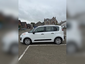 Used Citroen C3 Picasso 2017 for sale - 76181650: Photo
