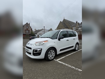 Used Citroen C3 Picasso 2017 for sale - 76181650: Photo