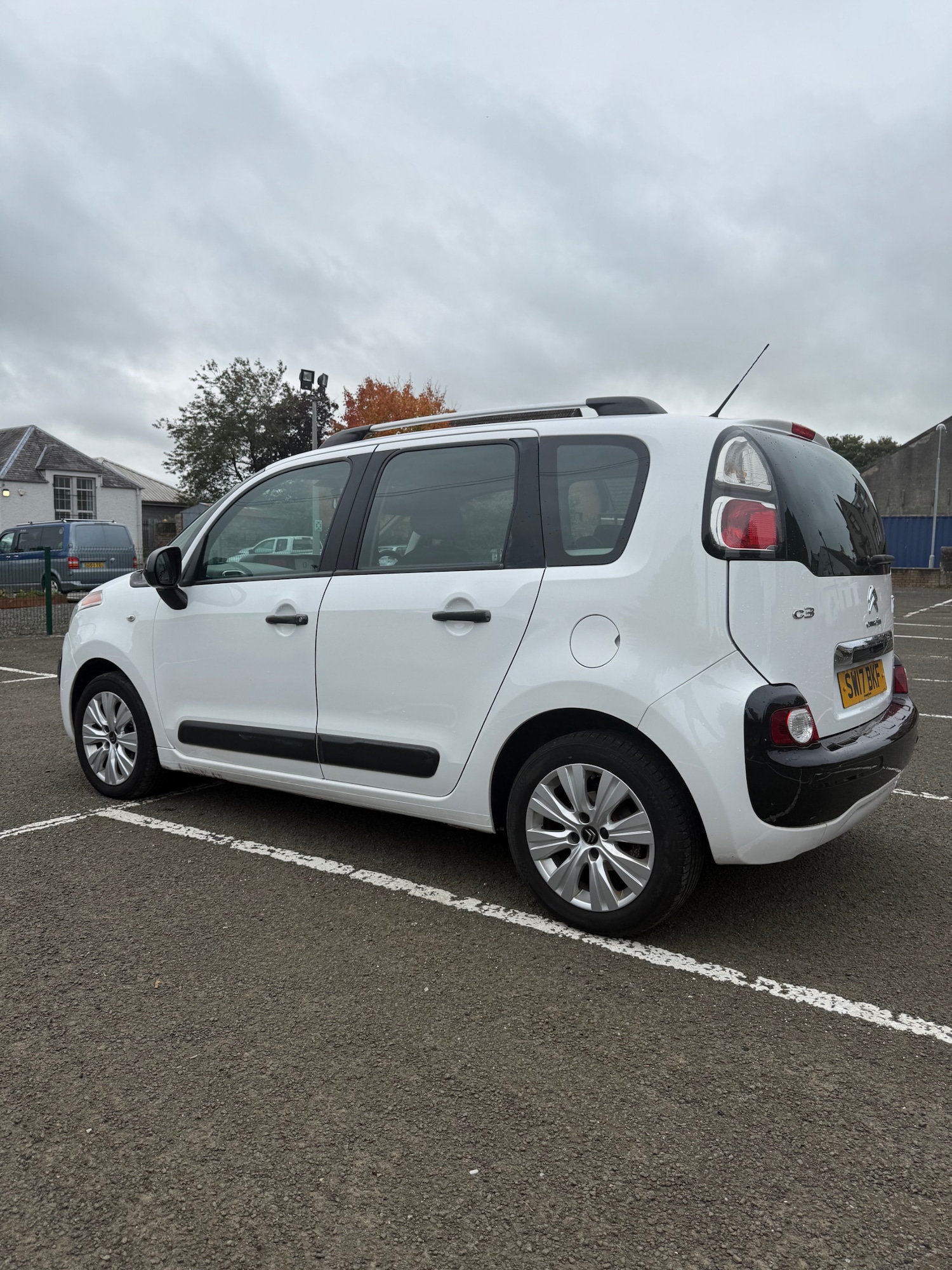 Used Citroen C3 Picasso 2017 for sale - 76181650: Photo 4