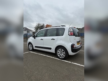 Used Citroen C3 Picasso 2017 for sale - 76181650: Photo