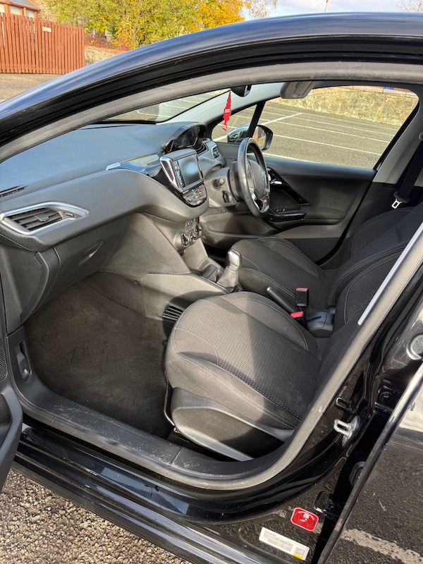 Used Peugeot 208 2017 for sale - 76322525: Photo 10