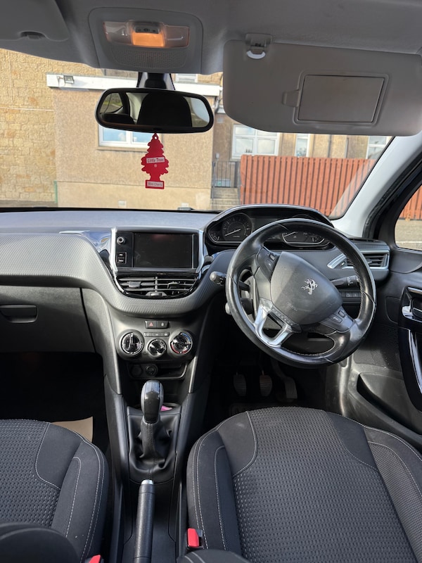 Used Peugeot 208 2017 for sale - 76322525: Photo 12