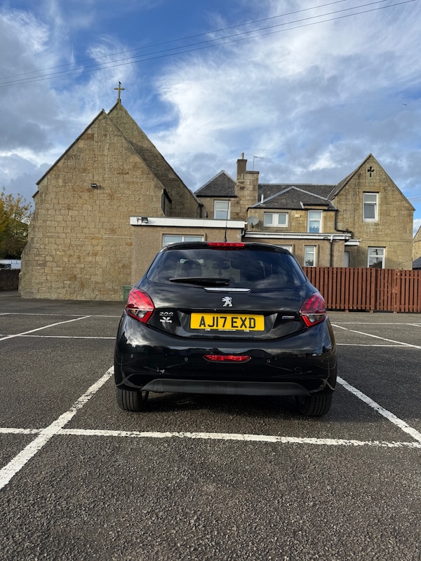 Used Peugeot 208 2017 for sale - 76322525: Photo 5