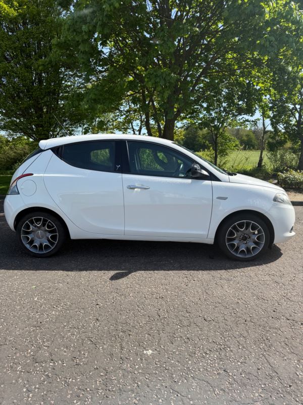 Cheap Chrysler Ypsilon 2012 (12) - 1.2 SE 5dr for sale in Livingston, West Lothian