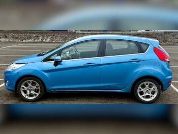2011 (61) - 1.25 Zetec 5dr [82]