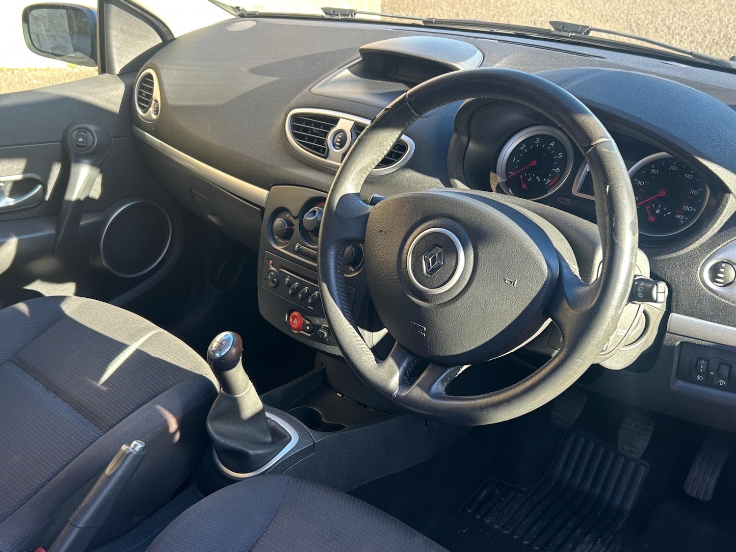 Used Renault Clio 2007 for sale - 76606018: Photo 12