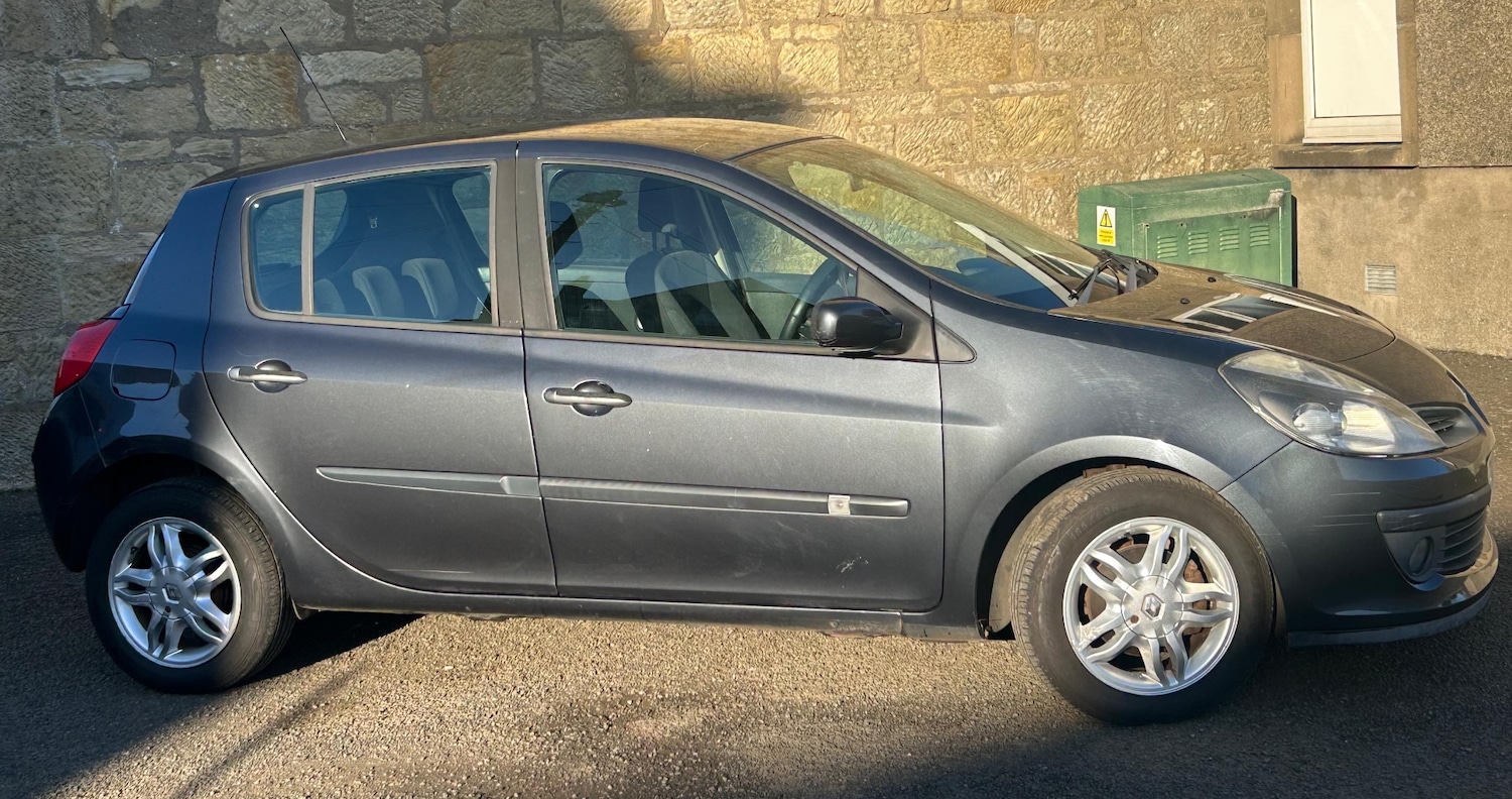 Used Renault Clio 2007 for sale - 76606018: Photo 2