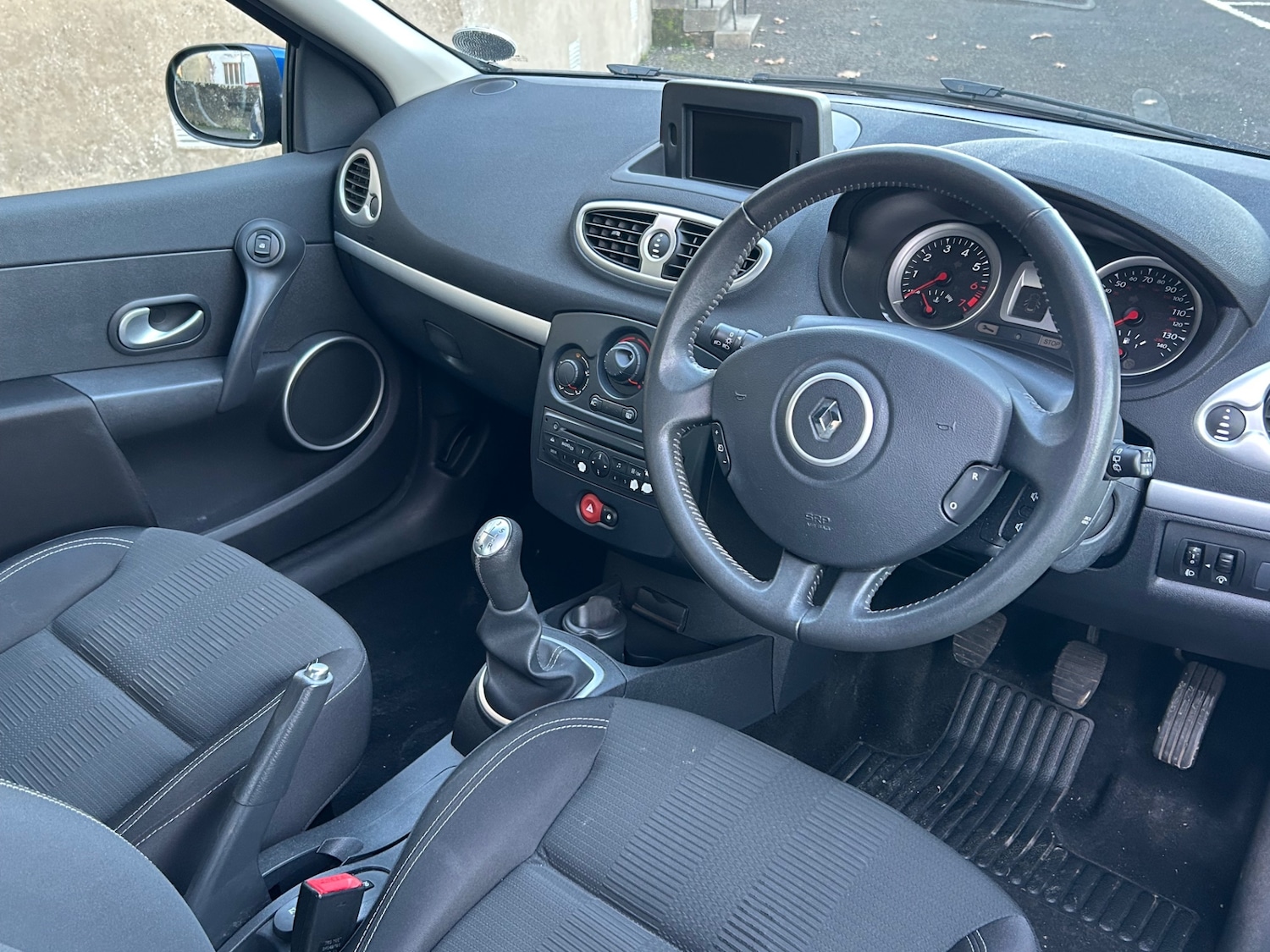 Used Renault Clio 2010 for sale - 76699707: Photo 11