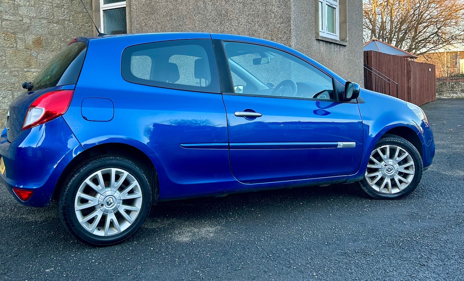 Used Renault Clio 2010 for sale - 76699707: Photo 3