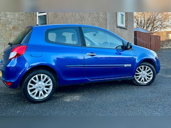 Used Renault Clio 2010 for sale - 76699707: Photo