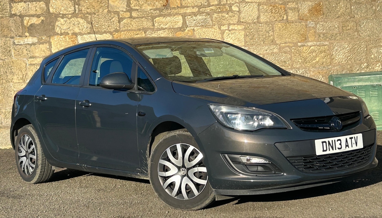 Used Vauxhall Astra 2013 for sale - 76606028: Photo 1