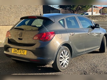 Used Vauxhall Astra 2013 for sale - 76606028: Photo
