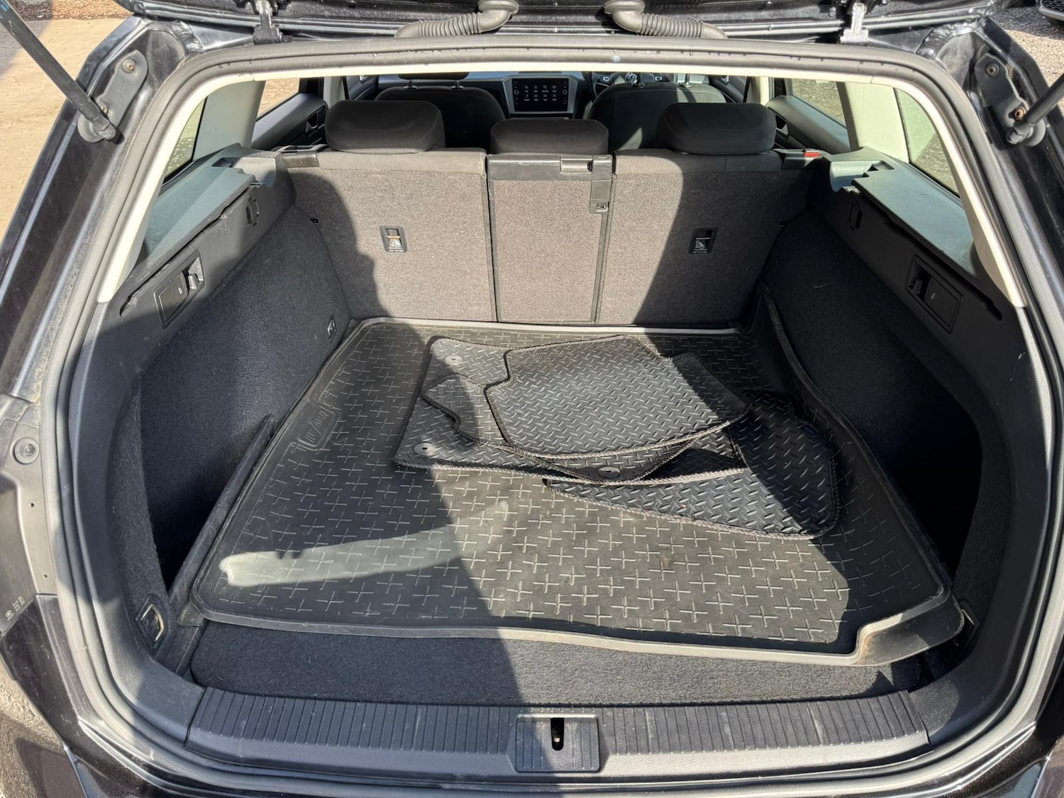 Used Volkswagen Passat 2018 for sale - 77670507: Photo 8