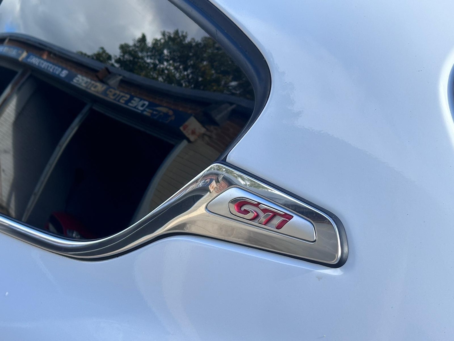 Used Peugeot 208 2014 for sale - 76121471: Photo 16