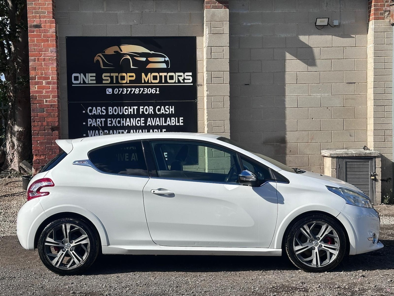 Used Peugeot 208 2014 for sale - 76121471: Photo 18