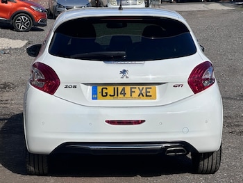 Used Peugeot 208 2014 for sale - 76121471: Photo