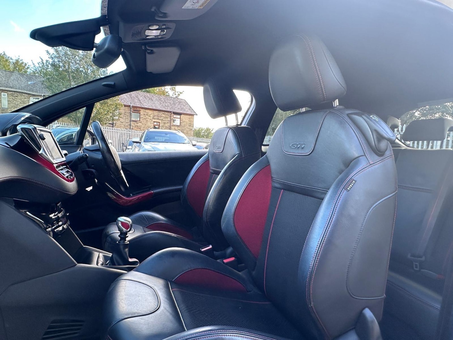 Used Peugeot 208 2014 for sale - 76121471: Photo 6