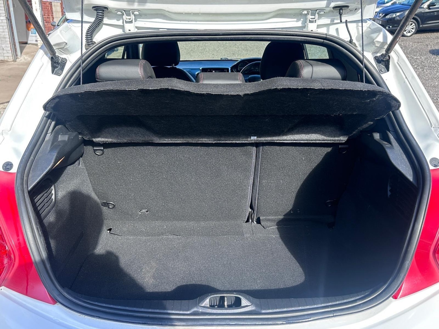 Used Peugeot 208 2014 for sale - 76121471: Photo 8