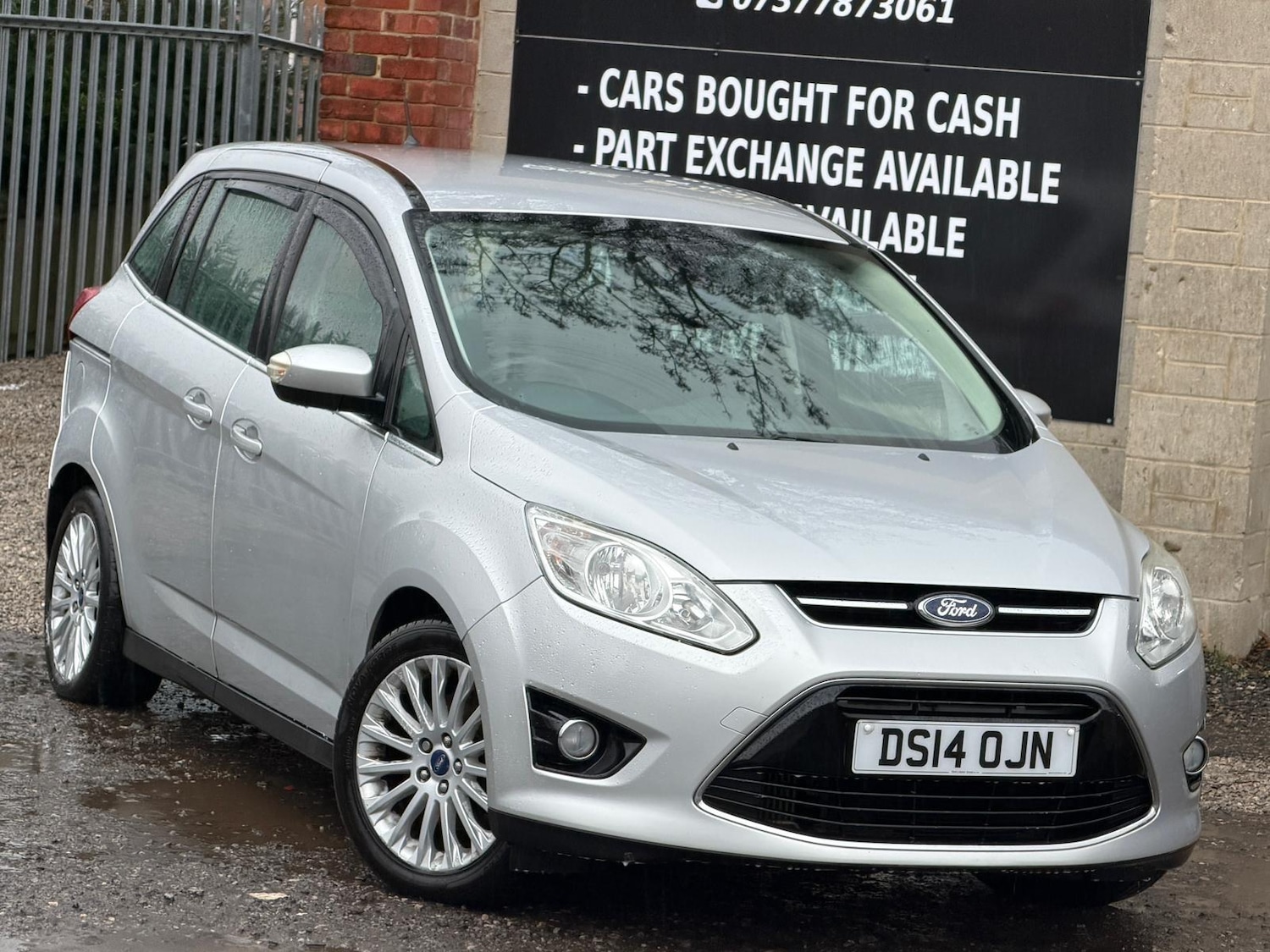 Used Ford Grand C-Max 2014 for sale - 76952486: Photo 14