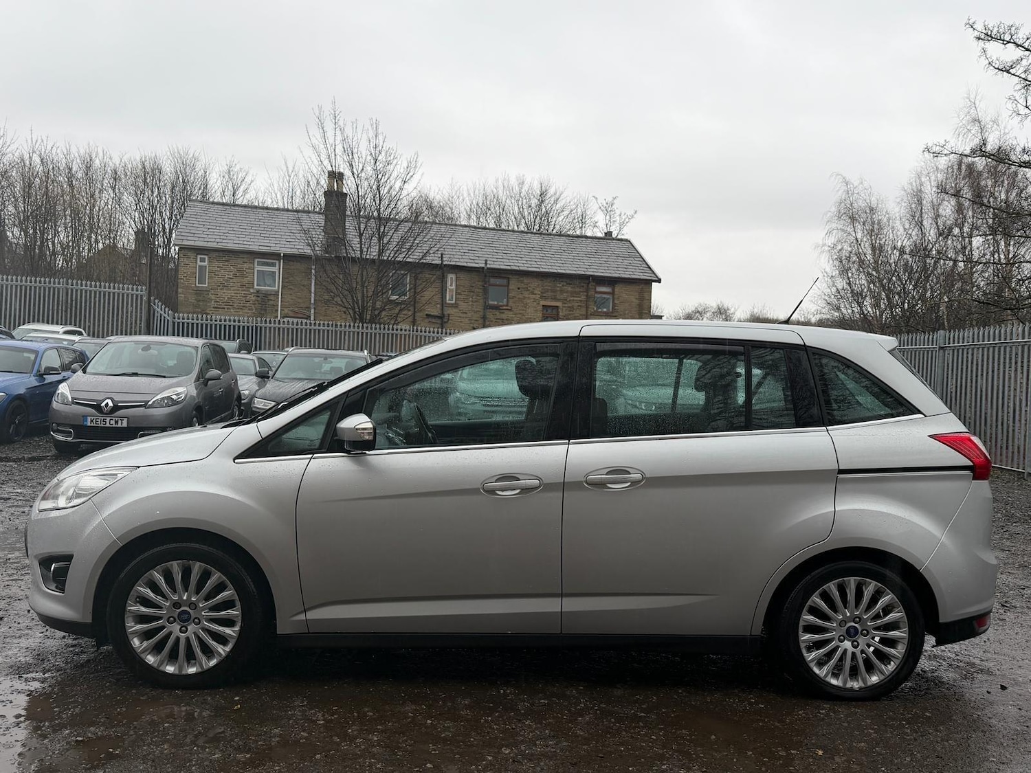 Used Ford Grand C-Max 2014 for sale - 76952486: Photo 4