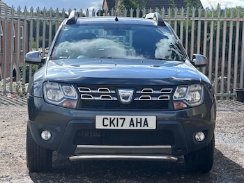 Used Dacia Duster 2017 for sale - 76042889: Photo