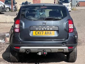 Used Dacia Duster 2017 for sale - 76042889: Photo
