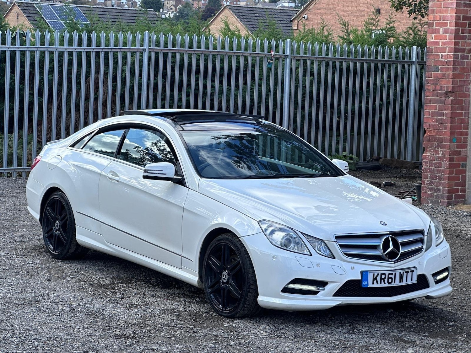 Used Mercedes-Benz E Class 2012 for sale - 76584585: Photo 11