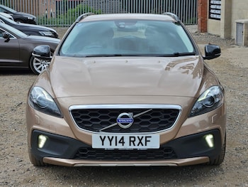 Used Volvo V40 2014 for sale - 79304221: Photo