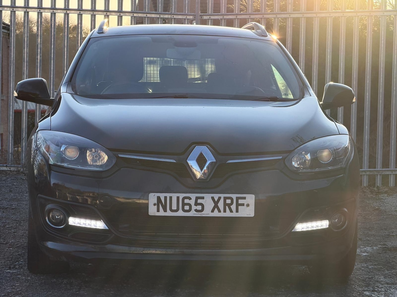 Used Renault Megane 2015 for sale - 76646121: Photo 2