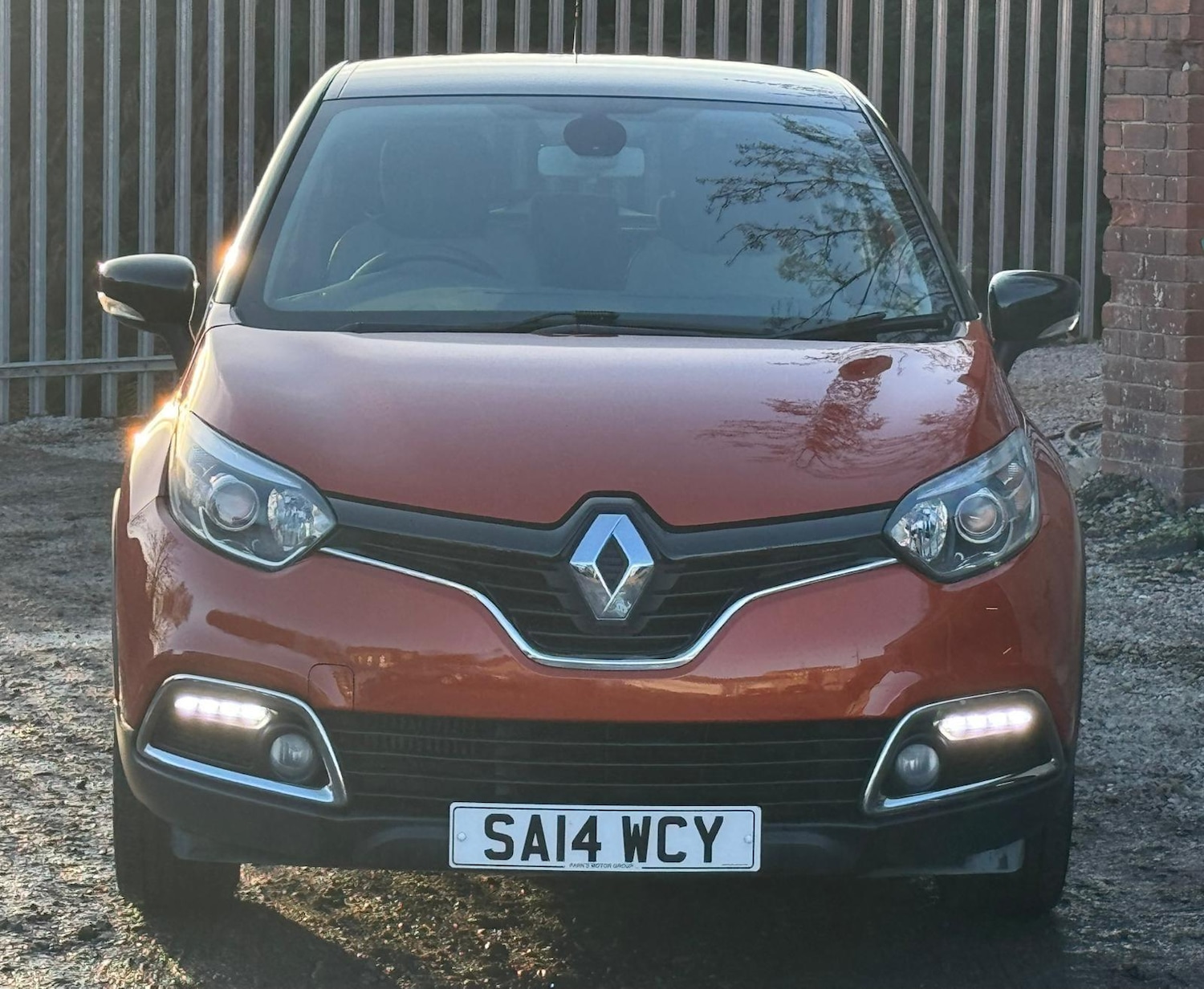 Used Renault Captur 2014 for sale - 77131063: Photo 2