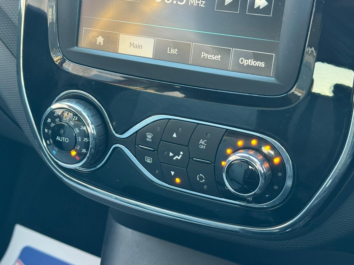 Used Renault Captur 2014 for sale - 77131063: Photo 25