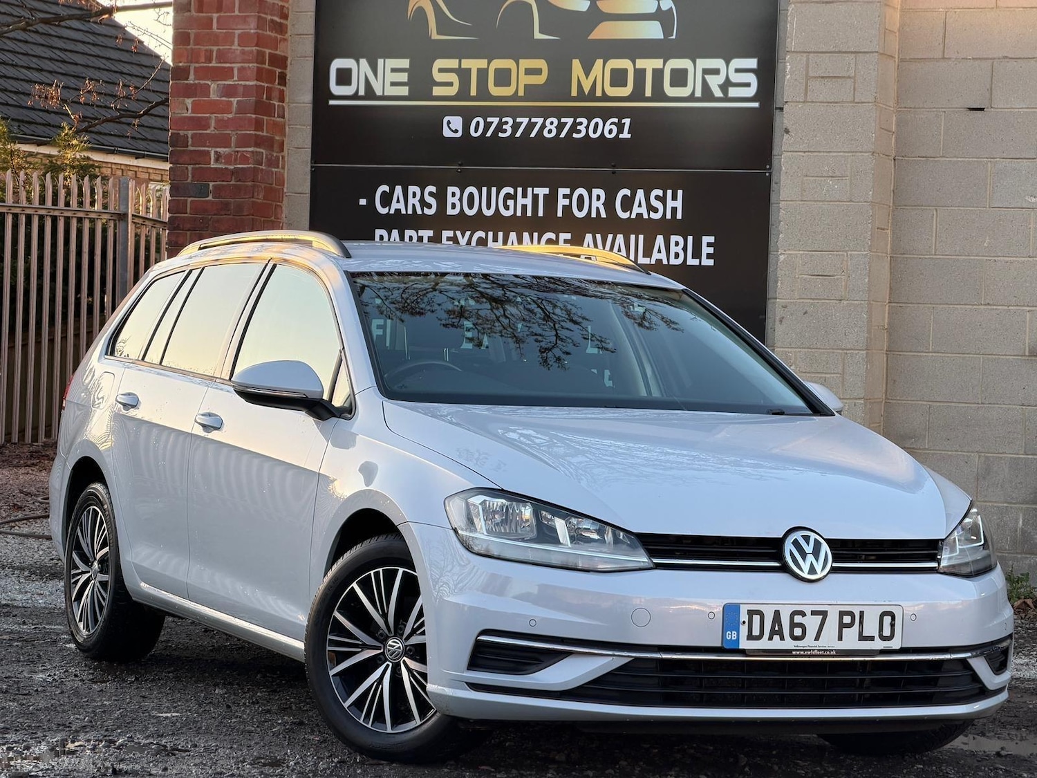 Used Volkswagen Golf 2017 for sale - 76633488: Photo 1
