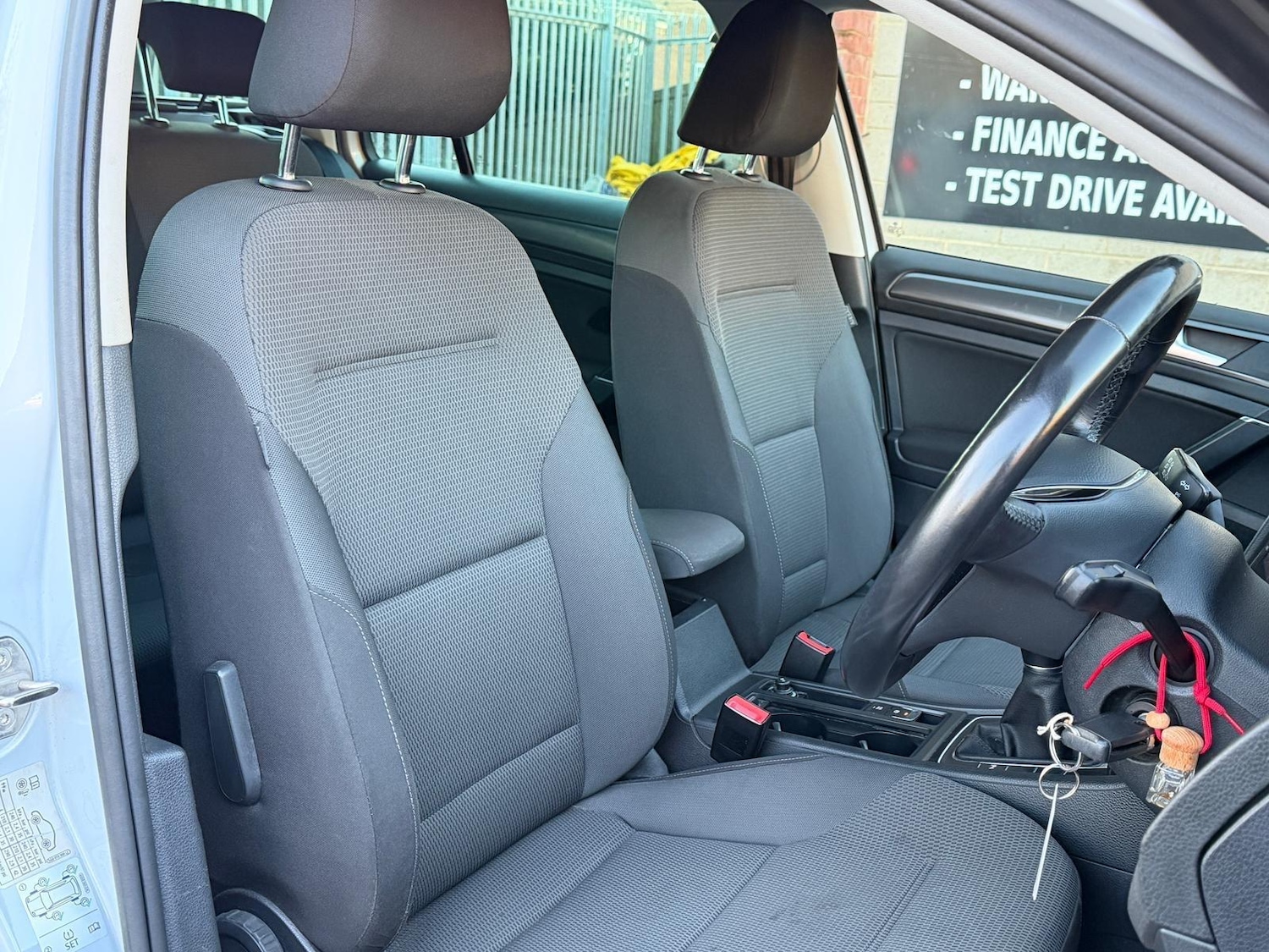 Used Volkswagen Golf 2017 for sale - 76633488: Photo 11