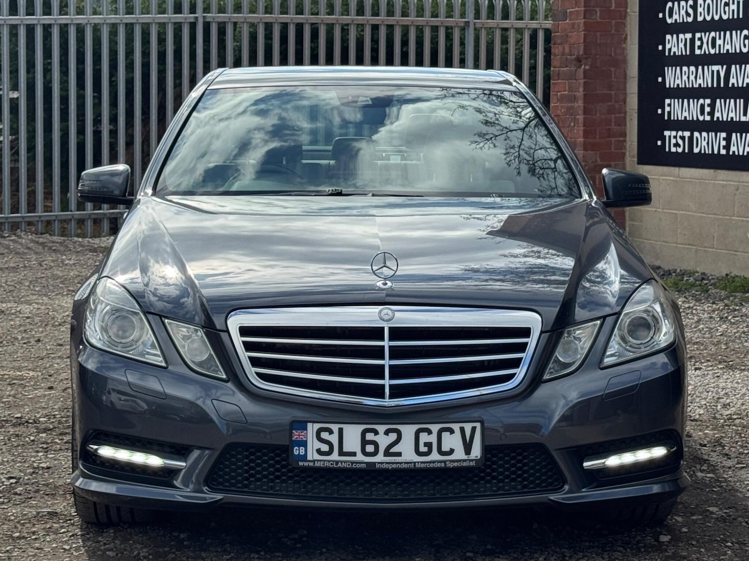 Used Mercedes-Benz E Class 2012 for sale - 78086065: Photo 2